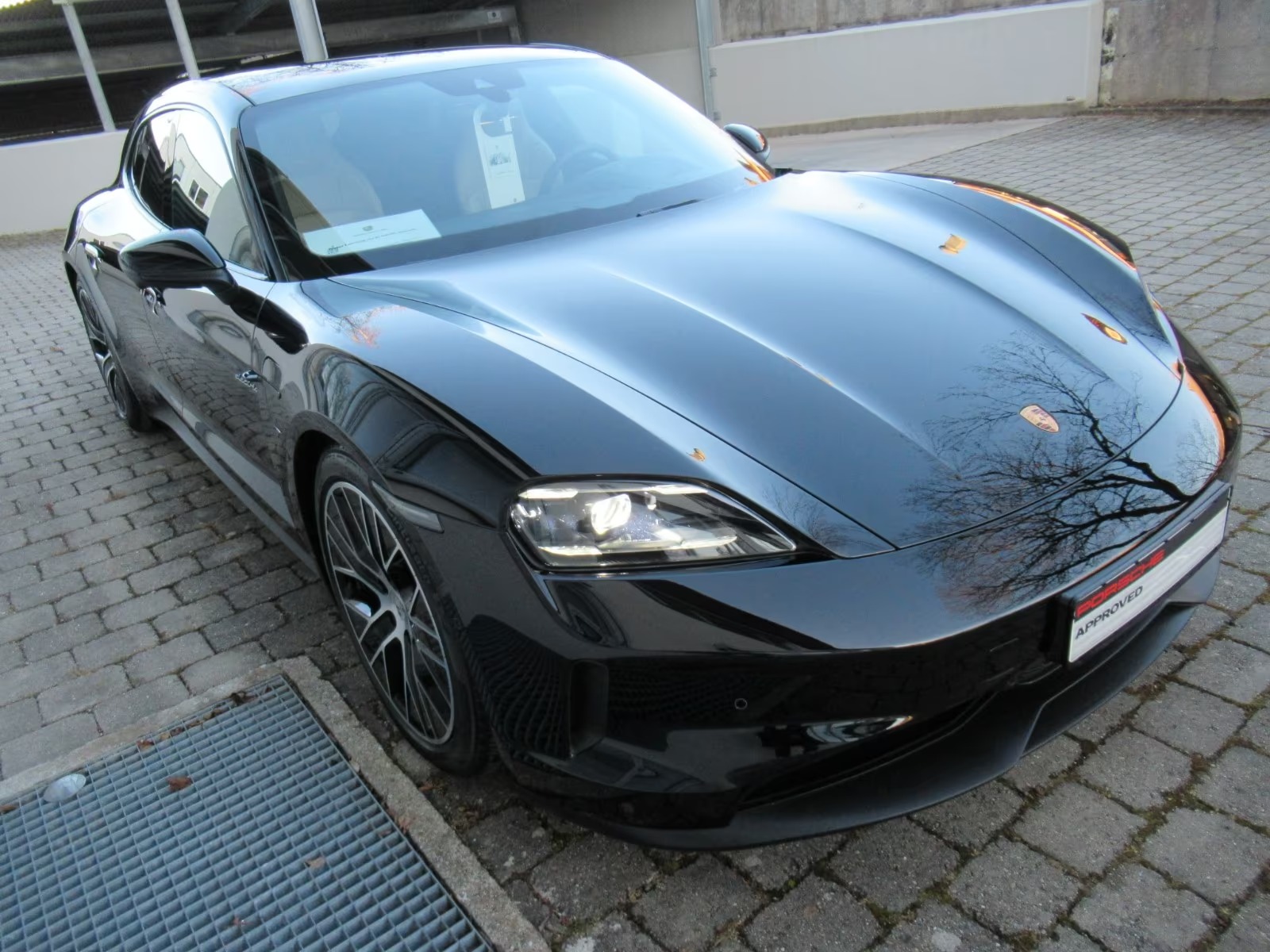 Porsche_Taycan_2025_002.jpg