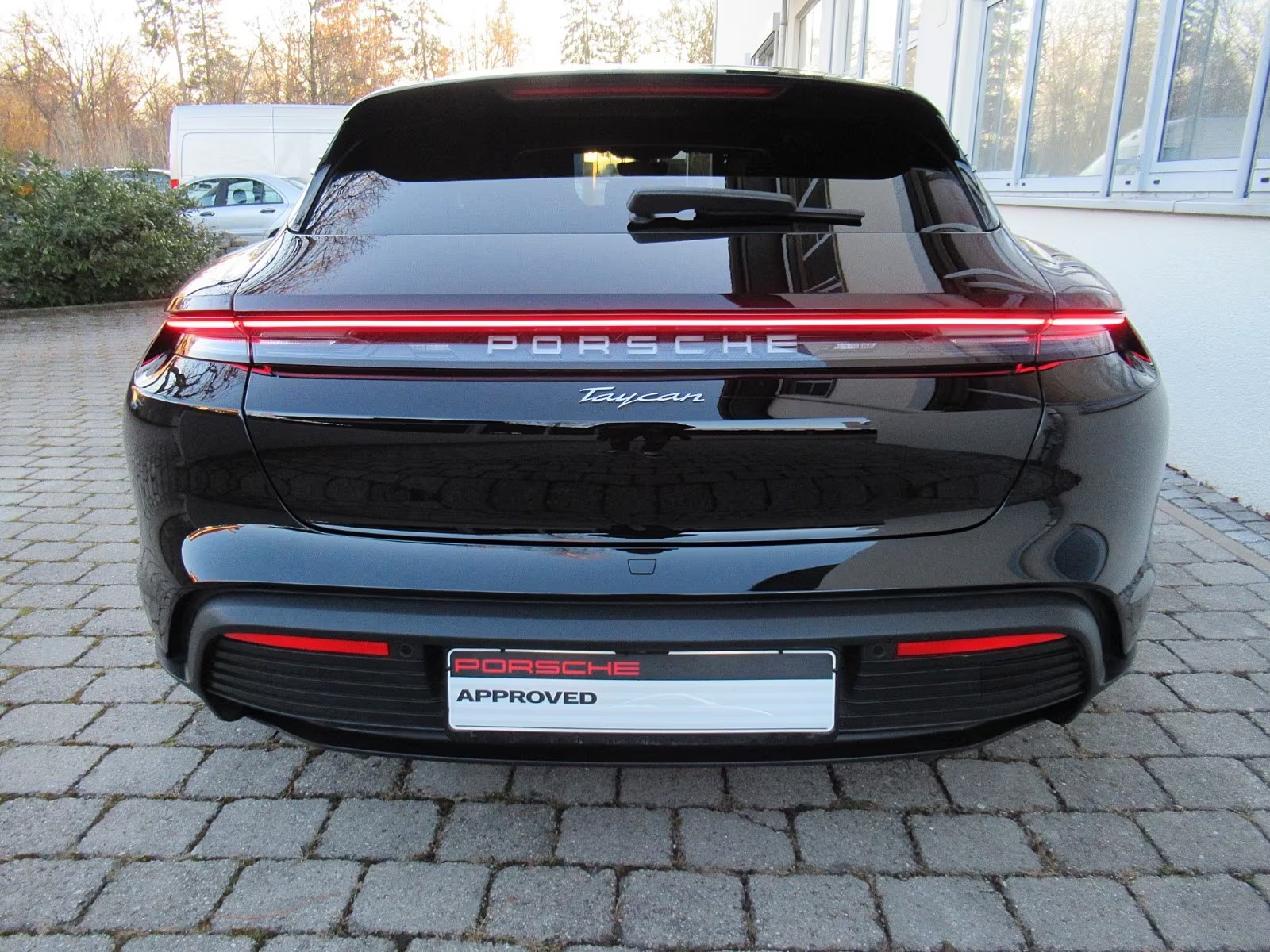 Porsche_Taycan_2025_006.jpg