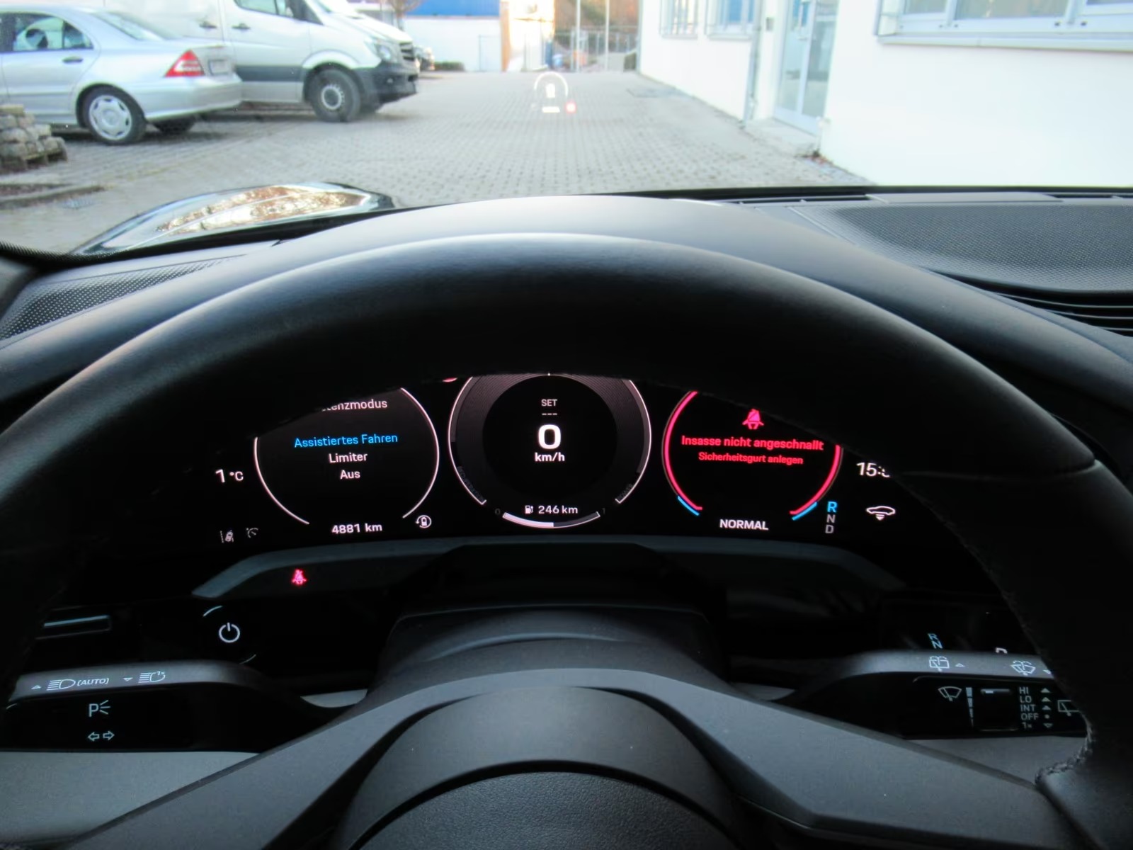 Porsche_Taycan_2025_015.jpg